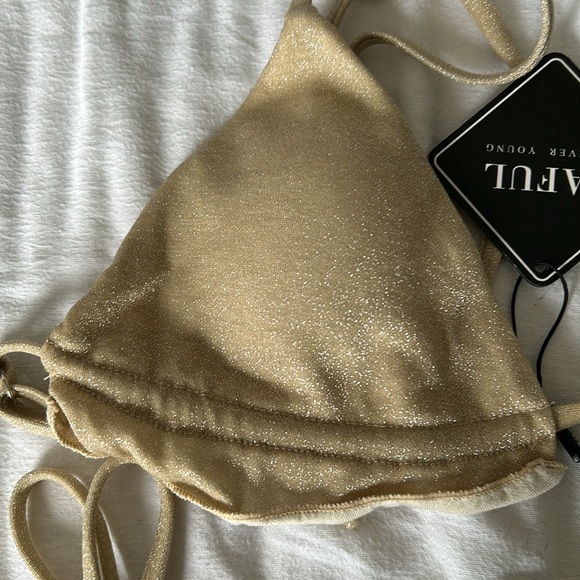 Bikini - Picture 2 of 2